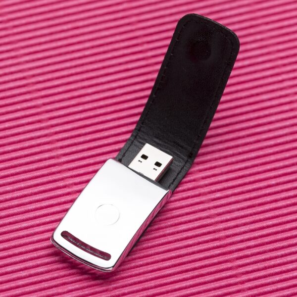 Pen Drive de Couro 4GB/8GB - Image 2