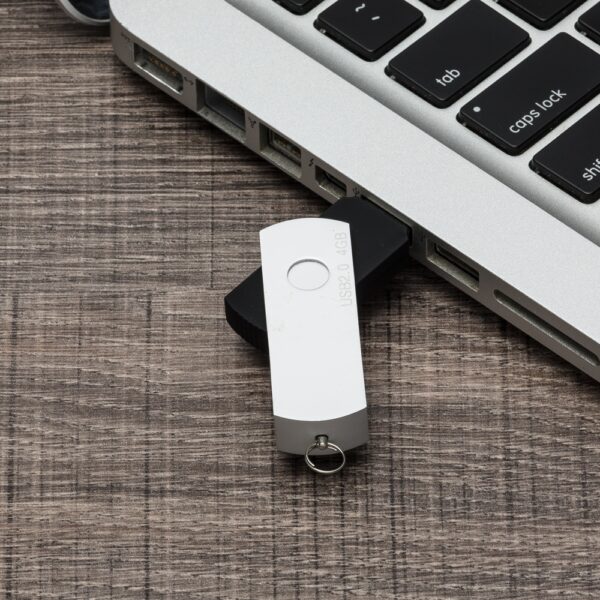 Pen Drive Giratório 4GB/8GB - Image 2